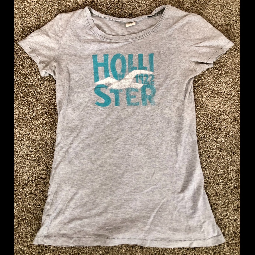 Hollister Gray T-shirt